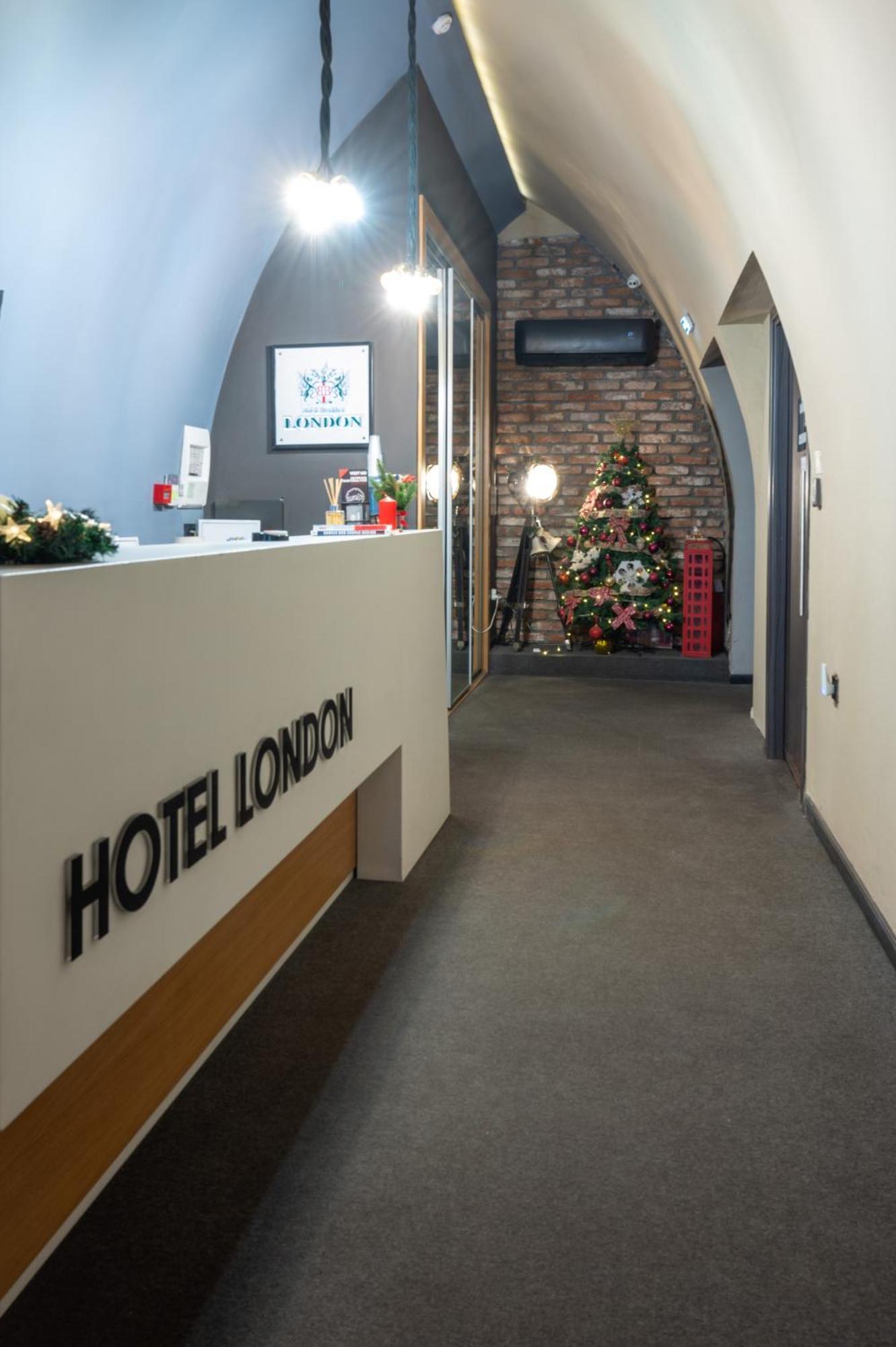 Hotel London B&B Skopje Bagian luar foto
