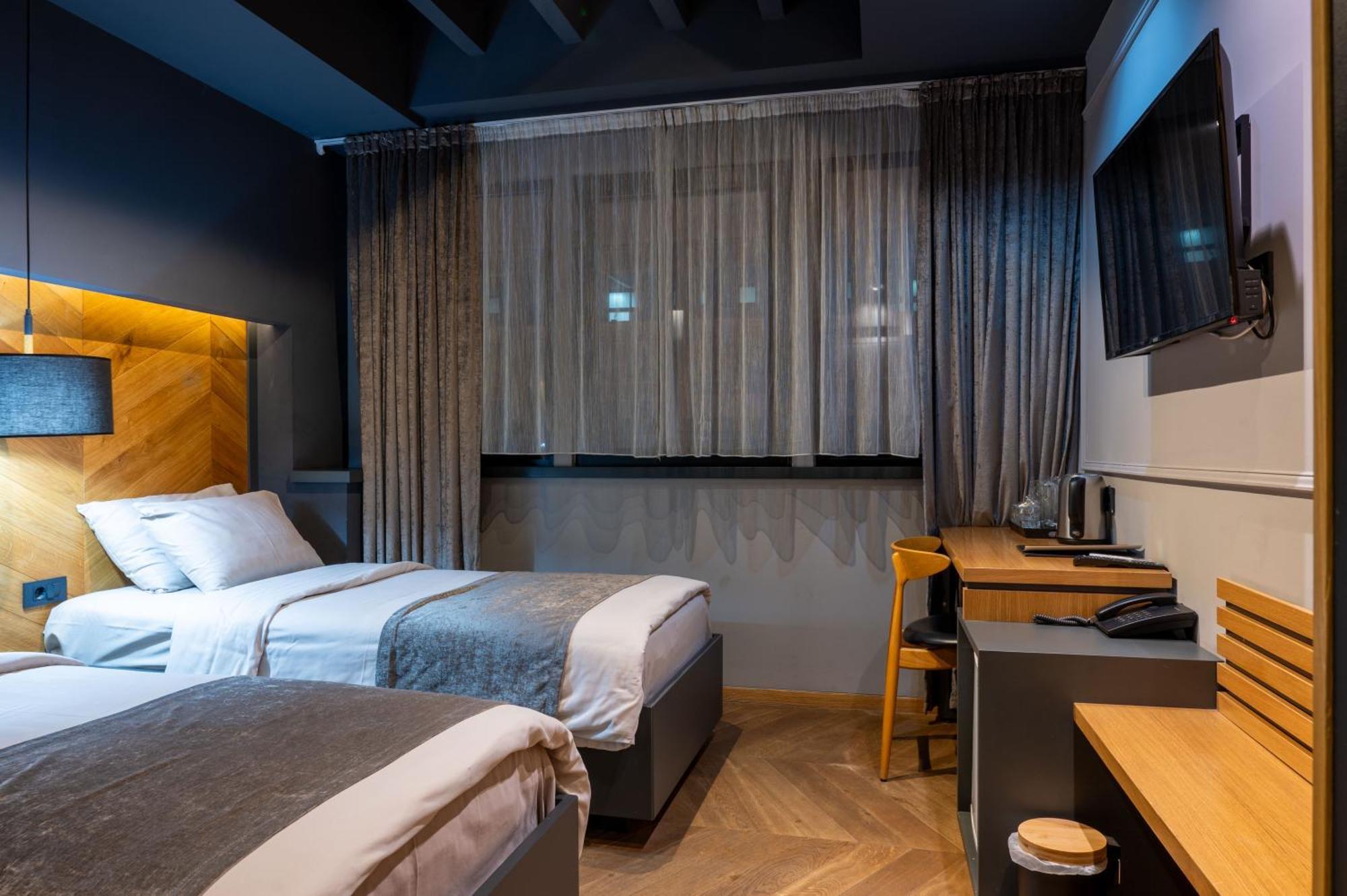 Hotel London B&B Skopje Bagian luar foto