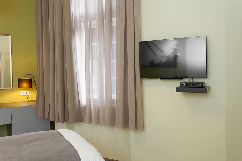 Hotel London B&B Skopje Bagian luar foto