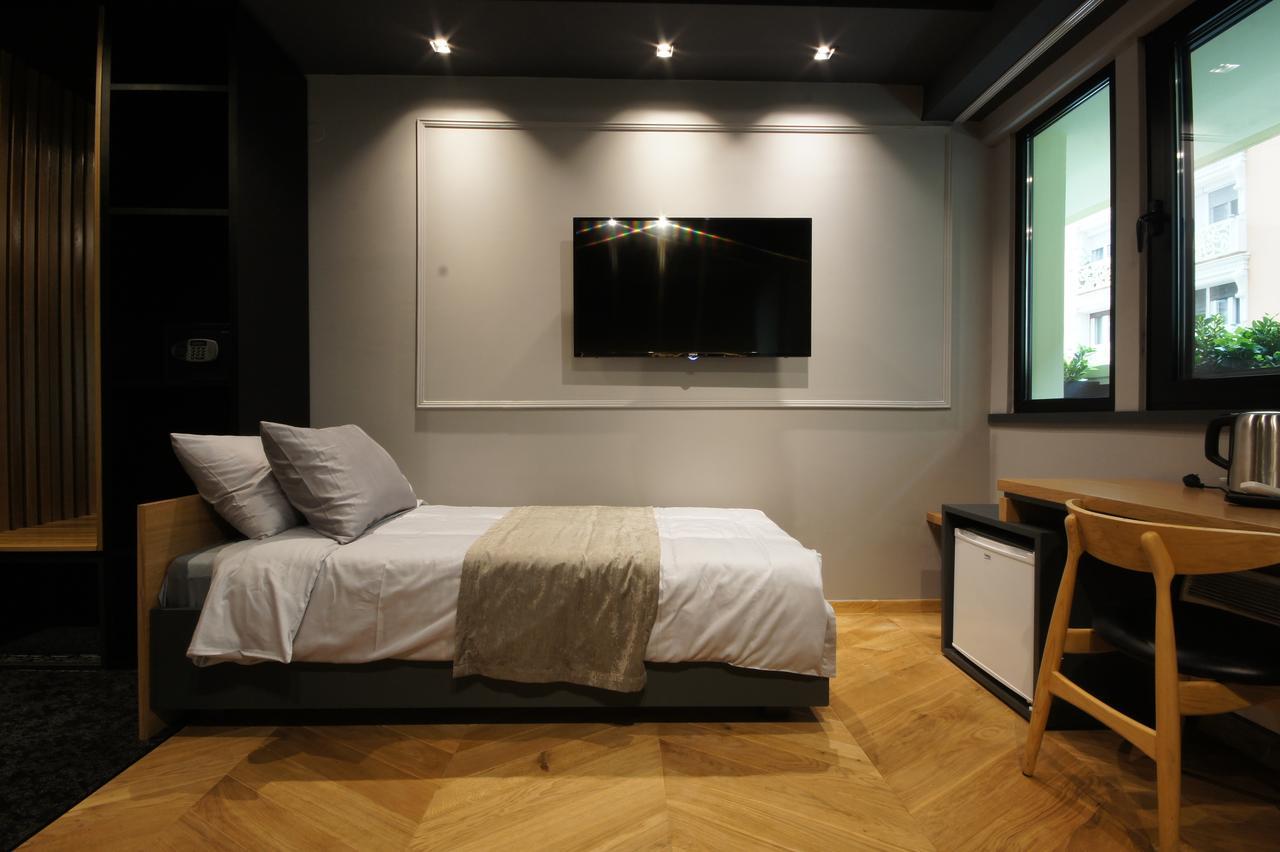 Hotel London B&B Skopje Bagian luar foto